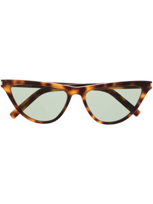 

Cat eye frame sunglasses, Saint Laurent Eyewear Cat eye frame sunglasses