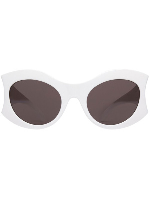 

Logo-detail cat-eye sunglasses, Balenciaga Eyewear Logo-detail cat-eye sunglasses
