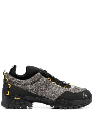 

Textured drawstring-fastening sneakers, ROA Textured drawstring-fastening sneakers