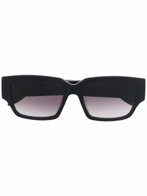 

Tinted rectangle-frame sunglasses, Alexander McQueen Eyewear Tinted rectangle-frame sunglasses