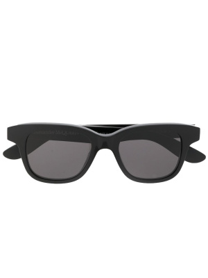 

Engraved-logo square-frame sunglasses, Alexander McQueen Eyewear Engraved-logo square-frame sunglasses