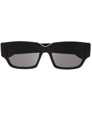 

Graffiti-print square-frame sunglasses, Alexander McQueen Eyewear Graffiti-print square-frame sunglasses
