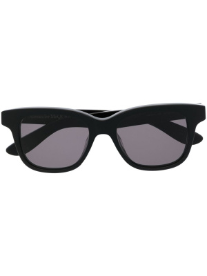 

Rectangular frame tinted lens sunglasses, Alexander McQueen Eyewear Rectangular frame tinted lens sunglasses