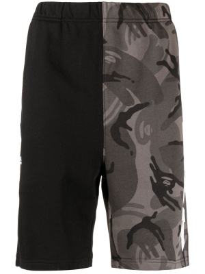 

Camouflage-print contrast Bermuda shorts, AAPE BY *A BATHING APE® Camouflage-print contrast Bermuda shorts