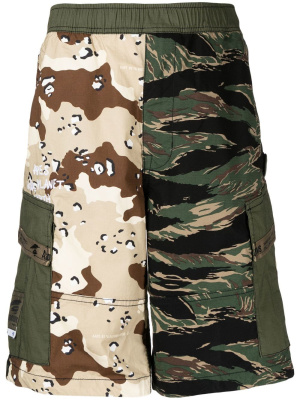 

BAPE camouflage cargo shorts, AAPE BY *A BATHING APE® BAPE camouflage cargo shorts
