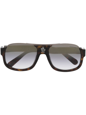 

Square tinted sunglasses, Moncler Eyewear Square tinted sunglasses