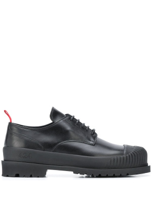 

Contrast pull-tab shoes, 424 Contrast pull-tab shoes