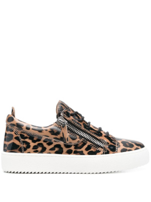 

Leopard-print sneakers, Giuseppe Zanotti Leopard-print sneakers