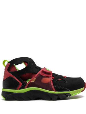 

Air Trainer Huarache Cross "Black/Volt/University Red" sneakers, Nike Air Trainer Huarache Cross "Black/Volt/University Red" sneakers