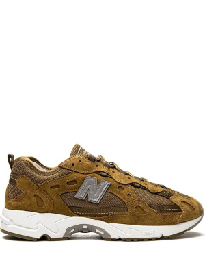 

827 low-top sneakers "Thisisnevertha", New Balance 827 low-top sneakers "Thisisnevertha"