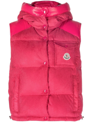 

Sleeveless logo-patch gilet, Moncler Sleeveless logo-patch gilet