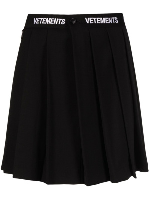 

Logo-embroidered pleated miniskirt, VETEMENTS Logo-embroidered pleated miniskirt