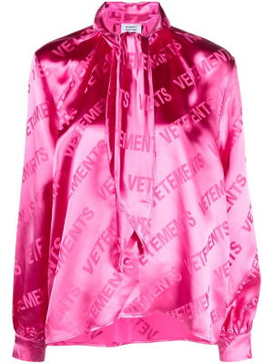 

Logo-jacquard satin blouse, VETEMENTS Logo-jacquard satin blouse