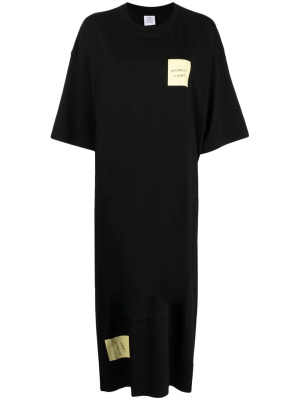 

Logo-patch T-shirt dress, VETEMENTS Logo-patch T-shirt dress