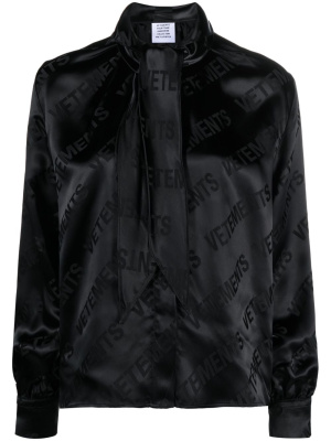 

Logo-jacquard satin blouse, VETEMENTS Logo-jacquard satin blouse