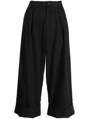 

Pleat-detail cropped trousers, Yohji Yamamoto Pleat-detail cropped trousers