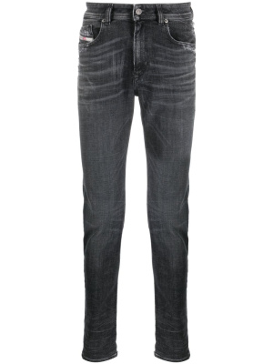 

Logo-patch slim-cut jeans, Diesel Logo-patch slim-cut jeans