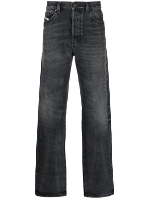 

2010 straight-leg jeans, Diesel 2010 straight-leg jeans