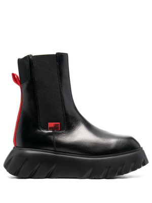 

Logo-patch ankle boots, Love Moschino Logo-patch ankle boots