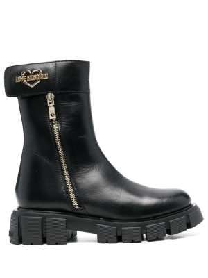 

Logo-plaque leather boots, Love Moschino Logo-plaque leather boots