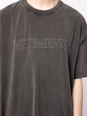 

Embroidered-logo T-shirt, VETEMENTS Embroidered-logo T-shirt