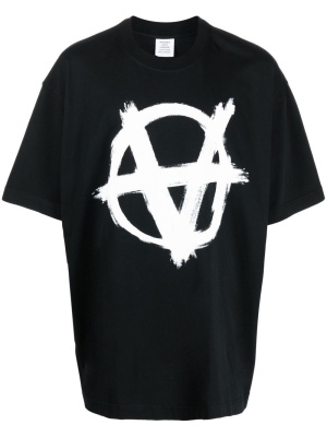 

Short-sleeve logo-print T-shirt, VETEMENTS Short-sleeve logo-print T-shirt