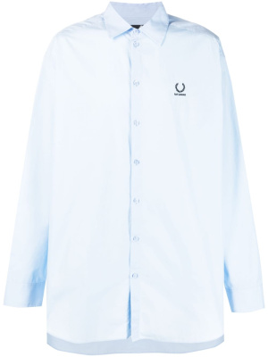 

Embroidered-logo oversized shirt, Raf Simons X Fred Perry Embroidered-logo oversized shirt