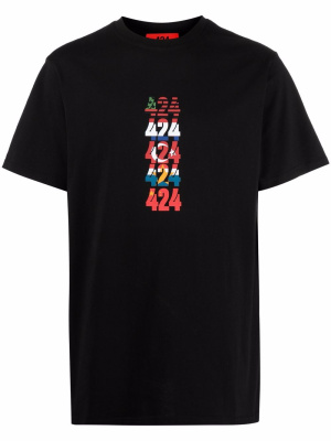 

Flags-print short-sleeve T-shirt, 424 Flags-print short-sleeve T-shirt