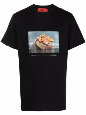 

Photograph-print T-shirt, 424 Photograph-print T-shirt