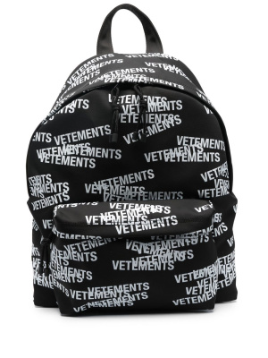 

Logo-print backpack, VETEMENTS Logo-print backpack