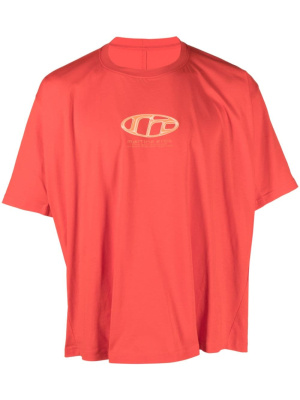 

Logo-print pulled neck T-shirt, Martine Rose Logo-print pulled neck T-shirt