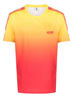 

Logo-lettering gradient-effect T-shirt, Moschino Logo-lettering gradient-effect T-shirt