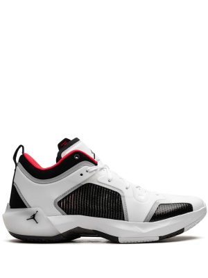 

37 Low "Siren Red" sneakers, Jordan 37 Low "Siren Red" sneakers