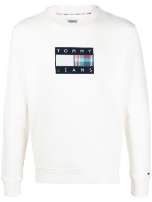 

Logo-patch crew-neck sweatshirt, Tommy Jeans Logo-patch crew-neck sweatshirt