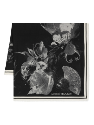 

Graphic-print fringed scarf, Alexander McQueen Graphic-print fringed scarf