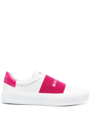 

Embroidered-logo low-top sneakers, Givenchy Embroidered-logo low-top sneakers