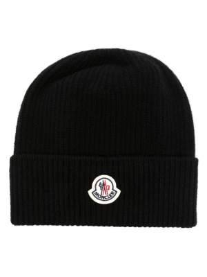 

Logo-patch ribbed-knit beanie, Moncler Logo-patch ribbed-knit beanie