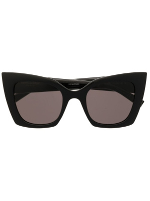 

Bold cat eye frame sunglasses, Saint Laurent Eyewear Bold cat eye frame sunglasses
