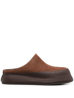 

Les Goia two-tone mules, Jacquemus Les Goia two-tone mules