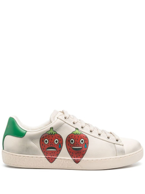 

Strawberry-print low-top sneakers, Gucci Strawberry-print low-top sneakers