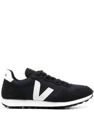 

Logo-patch low-top sneakers, VEJA Logo-patch low-top sneakers