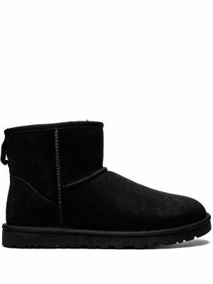 

Classic Mini boots, UGG Classic Mini boots
