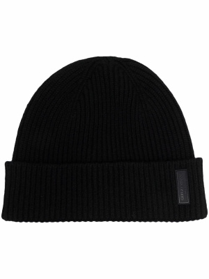 

Logo-patch cashmere-knit beanie, Giorgio Armani Logo-patch cashmere-knit beanie